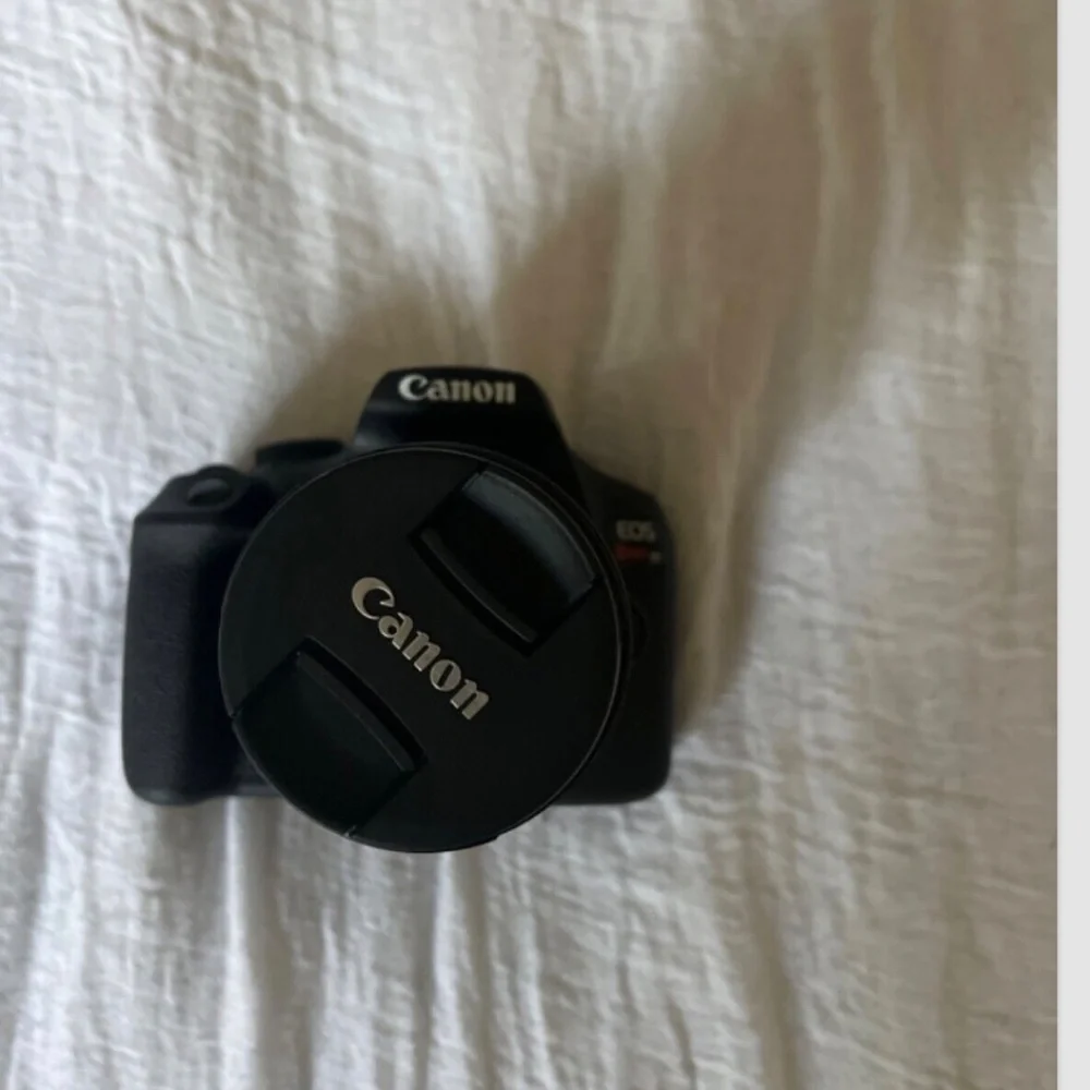 Canon EOS Rebel T7 EF-S 18-55mm IS Il Kit